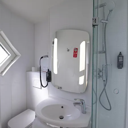 Ibis Koeln Centrum Room photo